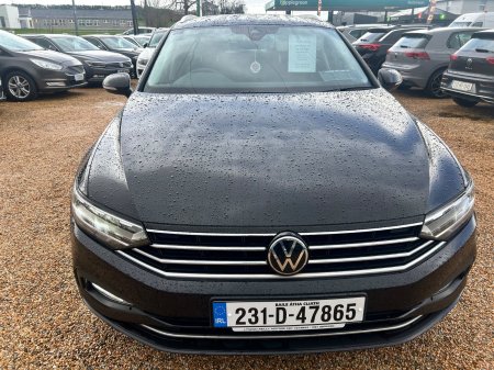 2023 Volkswagen Passat - photo 2