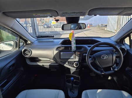 2017 Toyota Aqua - photo 16