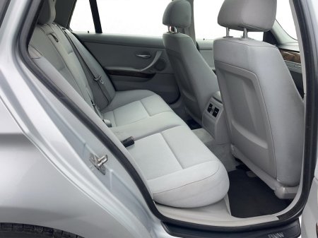 2010 BMW 3-Series - photo 16