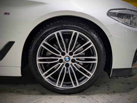 2020 BMW 5-Series - photo 7