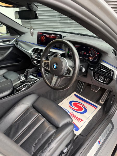2021 BMW 5-Series - photo 15