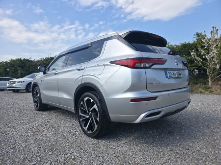 2022 Mitsubishi Outlander - photo 3