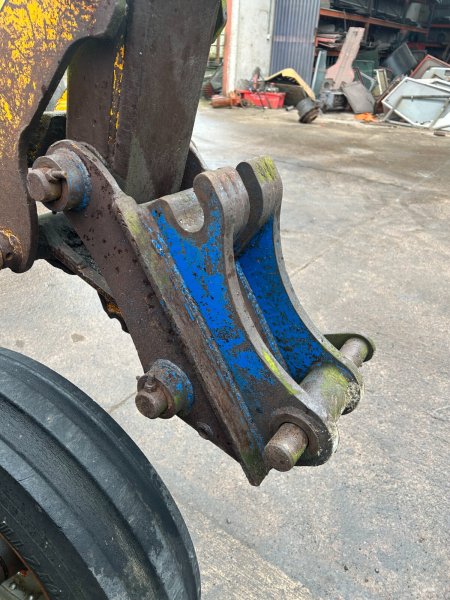 0 JCB 