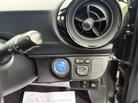 2017 Toyota Aqua - photo 21