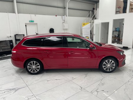 2021 Peugeot 308 - photo 2