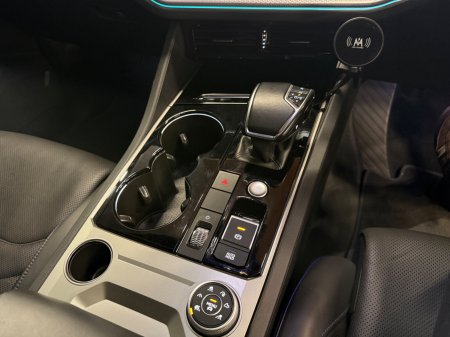 2021 Volkswagen Touareg - photo 16
