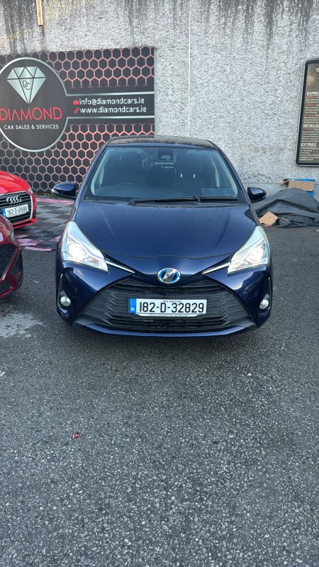 2018 Toyota Vitz - photo 2