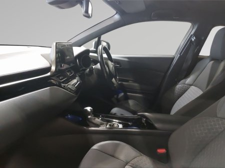 2022 Toyota C-HR - photo 2