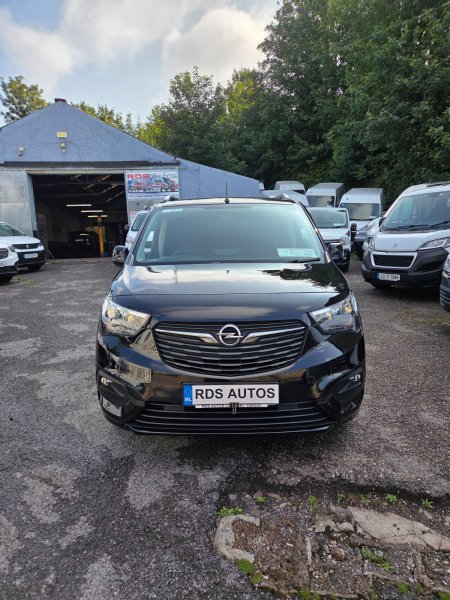 2021 Opel Combo - photo 2