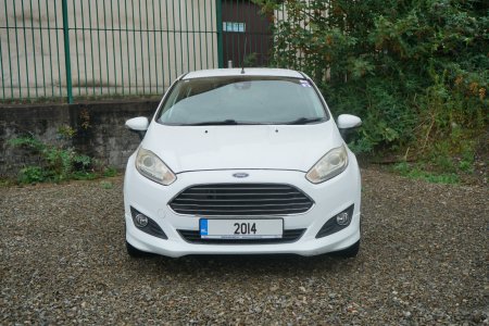 2014 Ford Fiesta - photo 2