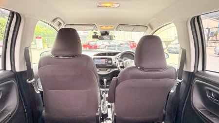 2019 Toyota Vitz - photo 13