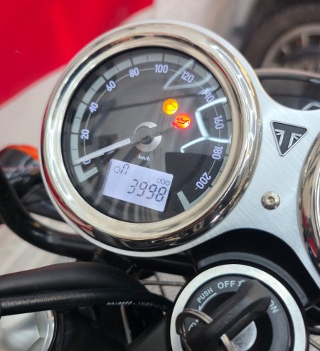 2023 Triumph Bonneville - photo 27