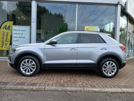 2024 Volkswagen T-Roc - photo 4