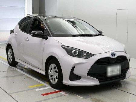 2022 Toyota Yaris X HYBRID AUTOMATIC 1.5 PETROL //LOW MILES//REVERSE CAMERA//ADAPTIVE CRUISE CONTROL//
