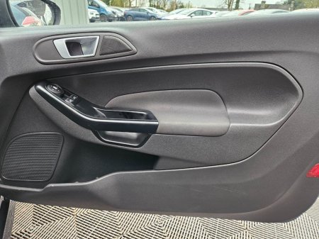 2014 Ford Fiesta - photo 21