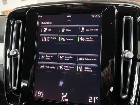 2022 Volvo XC40 - photo 18