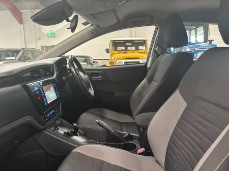 2017 Toyota Auris - photo 6