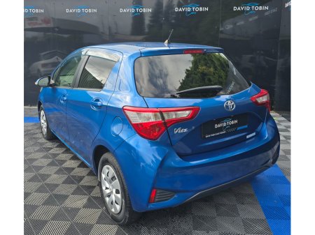 2017 Toyota Vitz - photo 12