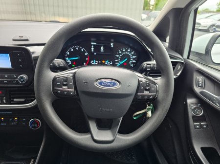 2018 Ford Fiesta - photo 17