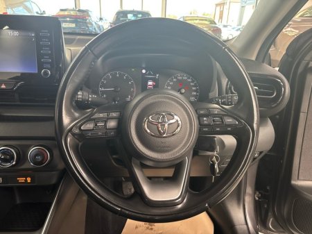 2022 Toyota Yaris - photo 9