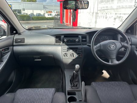 2004 Toyota Corolla - photo 23