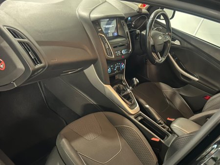 2017 Ford Focus - photo 17