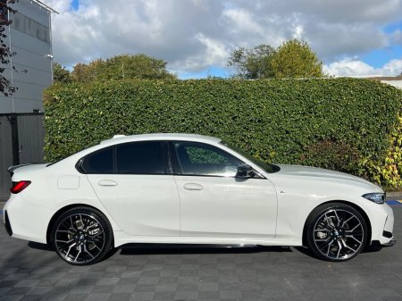 2025 BMW 3-Series - photo 2