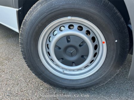 2027 Mercedes-Benz Sprinter - photo 2