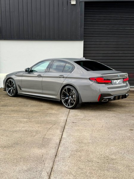 2021 BMW 5-Series - photo 11