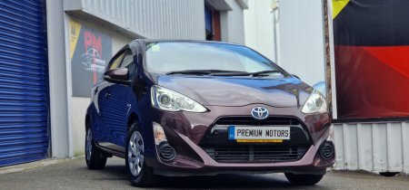2015 Toyota Aqua - photo 2