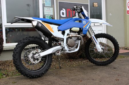 2025 HUSQVARNA Enduro - photo 3