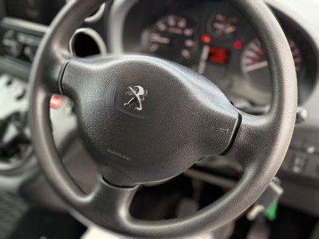 2019 Peugeot Partner - photo 7