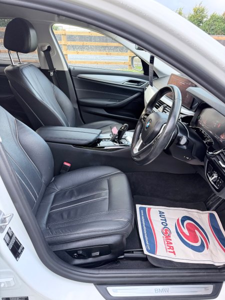 2021 BMW 5-Series - photo 9