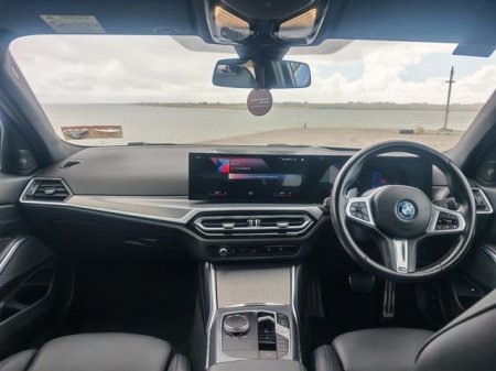 2023 BMW 3-Series - photo 19