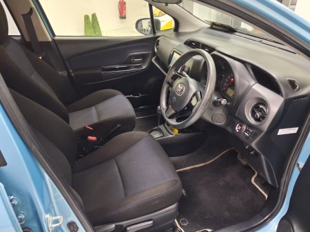 2016 Toyota Vitz - photo 9