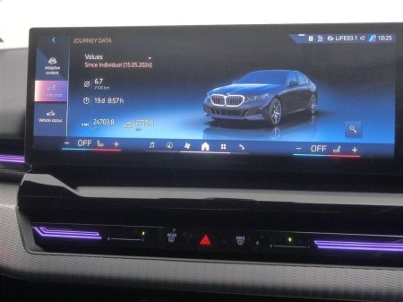 2025 BMW 5-Series - photo 22