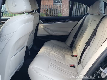 2023 BMW 5-Series - photo 14