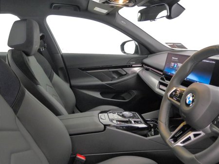 2024 BMW 5-Series - photo 12