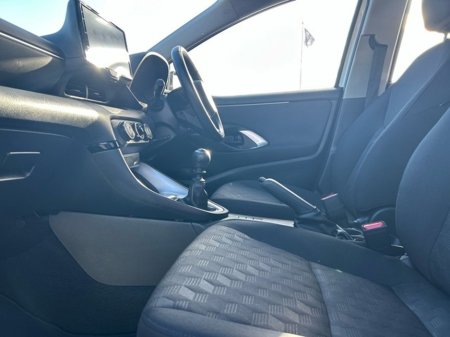 2025 Toyota Yaris - photo 6