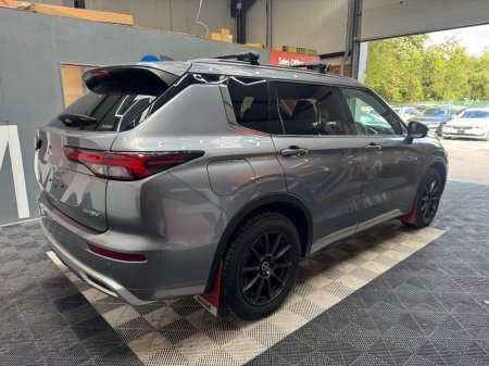 2023 Mitsubishi Outlander - photo 3