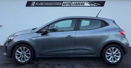 2024 Renault Clio - photo 2