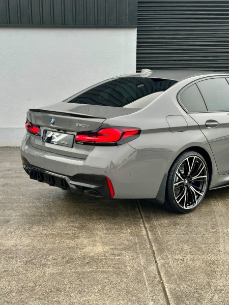 2021 BMW 5-Series - photo 12
