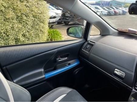 2020 Toyota Prius - photo 17