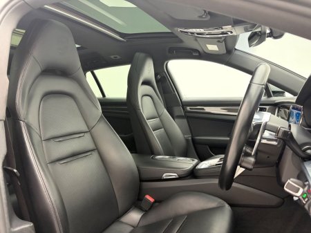 2018 Porsche Panamera - photo 26