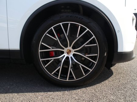 2026 Porsche Macan - photo 11