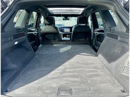 2025 Volkswagen Touareg - photo 31