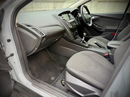 2018 Ford Focus - photo 16