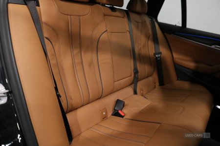 2023 BMW 5-Series - photo 14