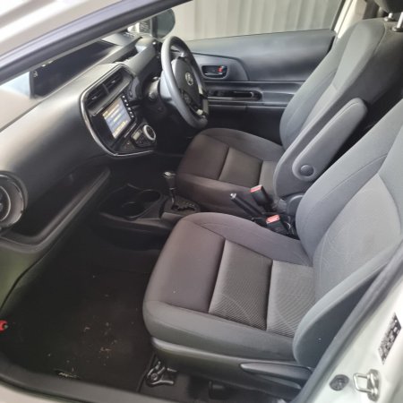 2019 Toyota Aqua - photo 14