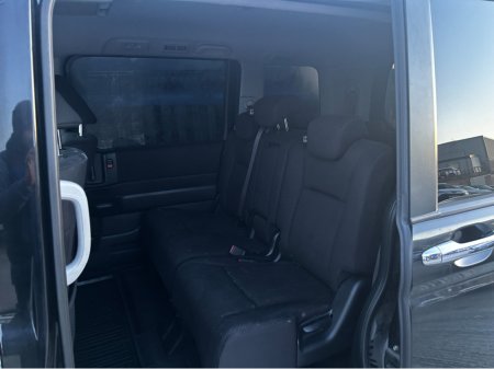 2014 Honda Stepwagon - photo 2